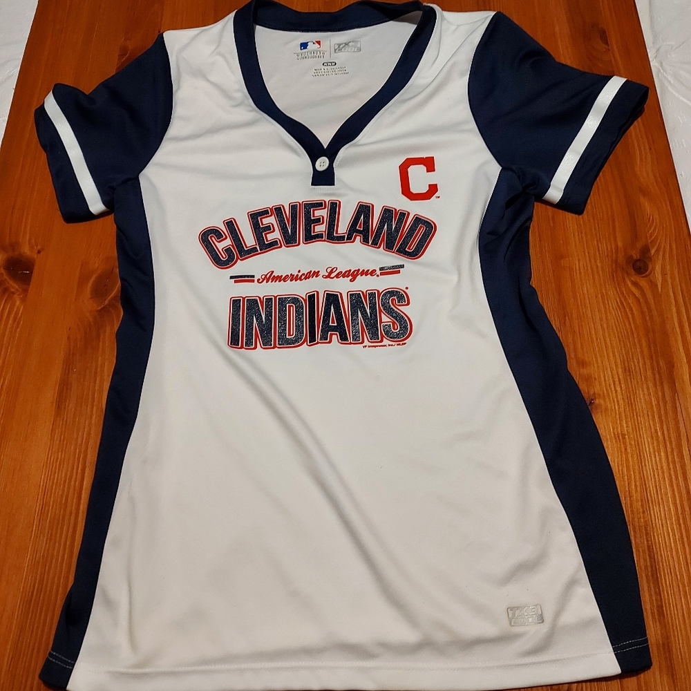 NWT Womans Cleveland Indians Shirt(tags came off)